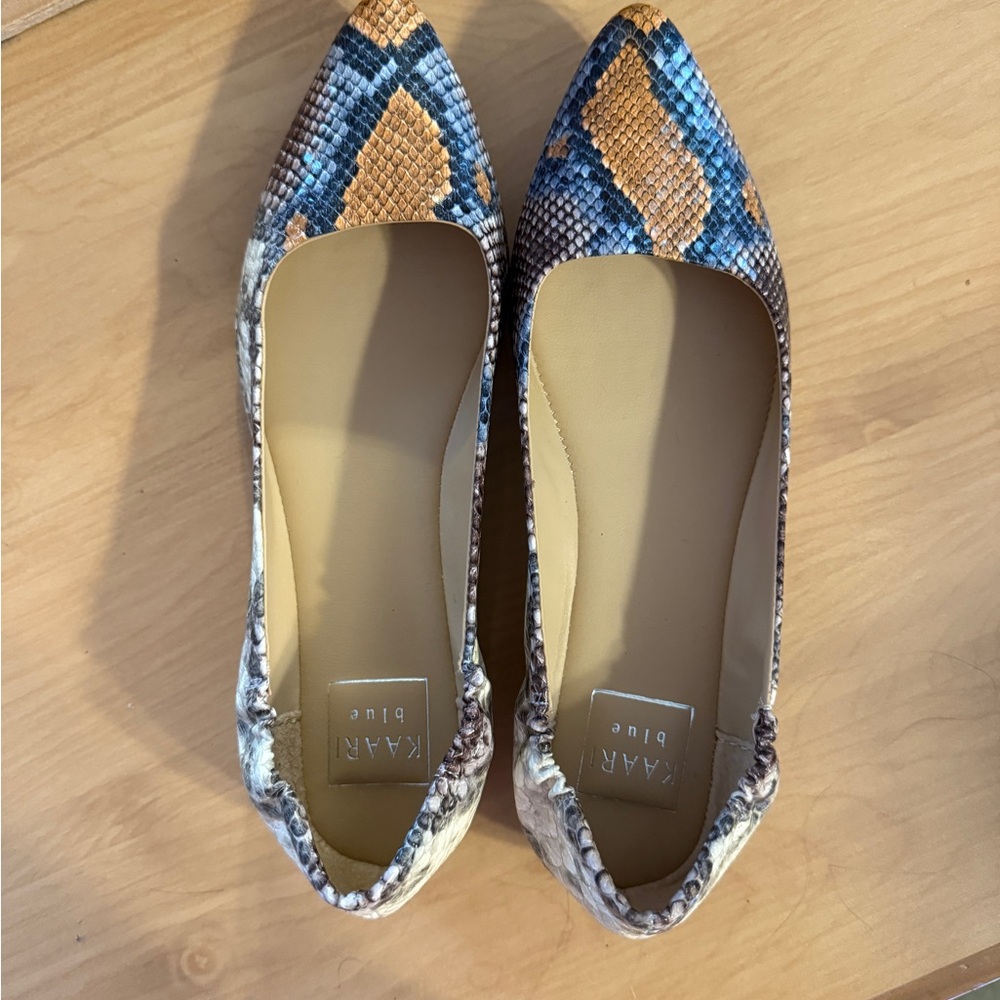 Women's Snakeskin Flats - Multicolor